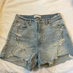 High rise 4” curve love Jean shorts